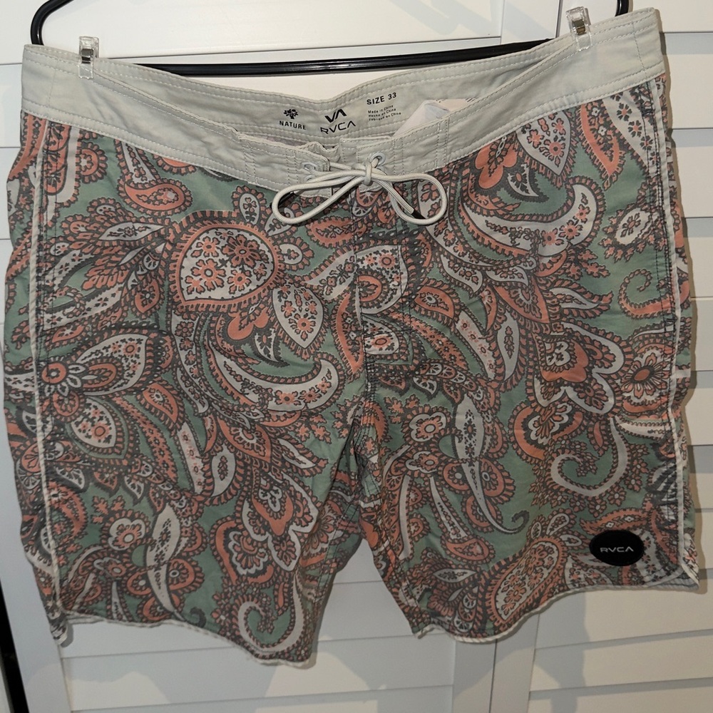Men board short